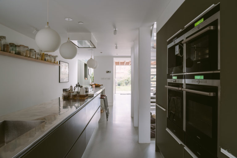 AIR, LONDON NW6 - SHOOTFACTORY - LONDON HOUSES
