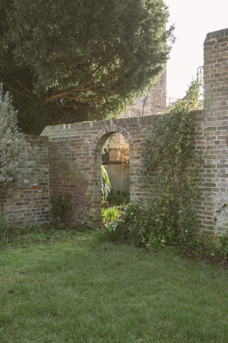 BYGONE LONDON, W6 - SHOOTFACTORY - LONDON HOUSES