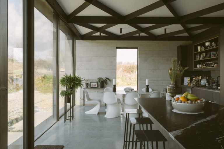 GLOVERS BARN ESSEX, CM17 - SHOOTFACTORY - OTHER UK HOUSES
