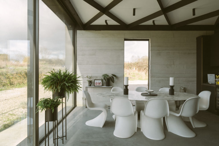 GLOVERS BARN ESSEX, CM17 - SHOOTFACTORY - OTHER UK HOUSES