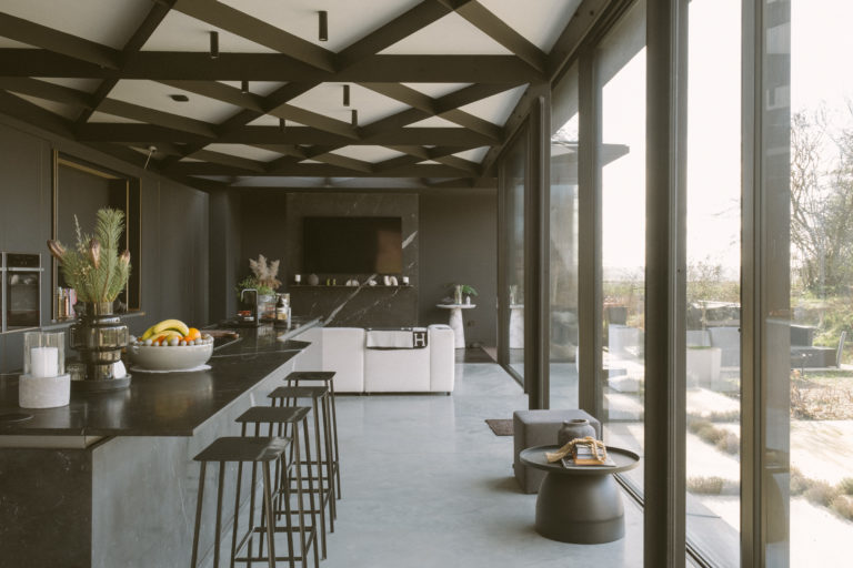 GLOVERS BARN ESSEX, CM17 - SHOOTFACTORY - OTHER UK HOUSES