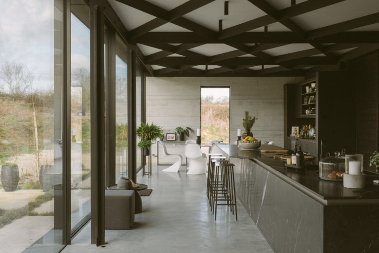 GLOVERS BARN ESSEX, CM17 - SHOOTFACTORY - OTHER UK HOUSES
