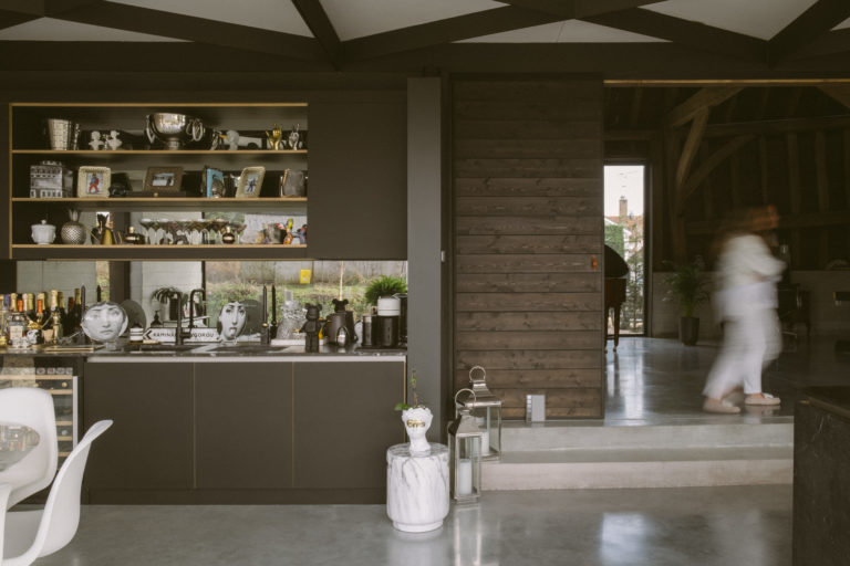GLOVERS BARN ESSEX, CM17 - SHOOTFACTORY - OTHER UK HOUSES