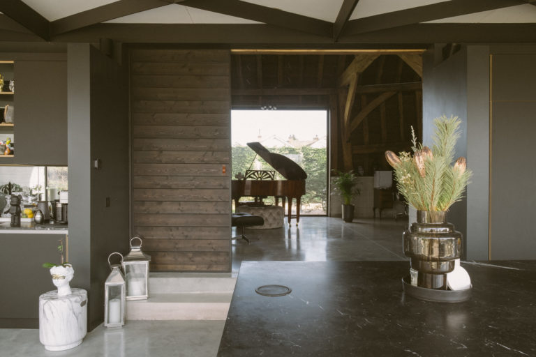 GLOVERS BARN ESSEX, CM17 - SHOOTFACTORY - OTHER UK HOUSES