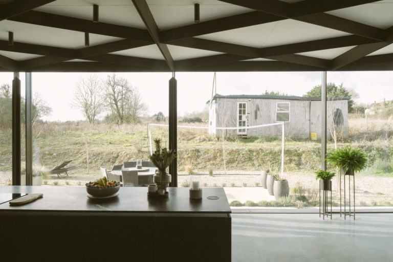 GLOVERS BARN ESSEX, CM17 - SHOOTFACTORY - OTHER UK HOUSES