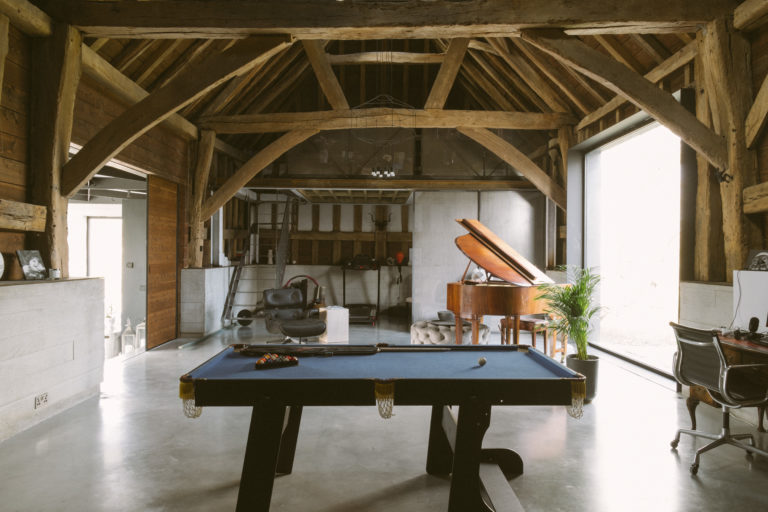 GLOVERS BARN ESSEX, CM17 - SHOOTFACTORY - OTHER UK HOUSES