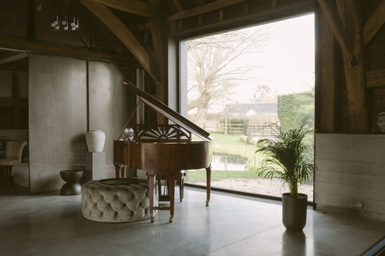 GLOVERS BARN ESSEX, CM17 - SHOOTFACTORY - OTHER UK HOUSES