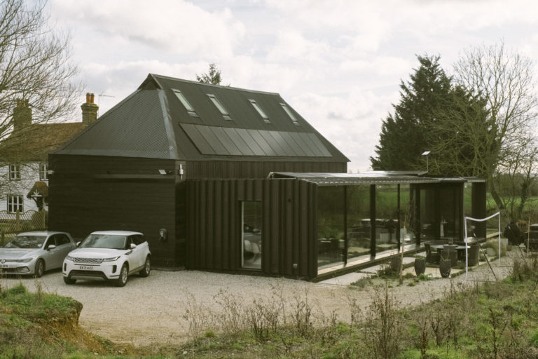 GLOVERS BARN ESSEX, CM17 - SHOOTFACTORY - OTHER UK HOUSES