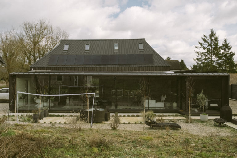 GLOVERS BARN ESSEX, CM17 - SHOOTFACTORY - OTHER UK HOUSES
