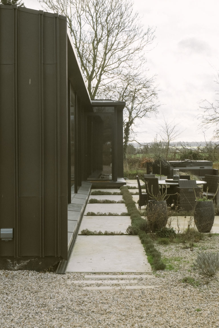 GLOVERS BARN ESSEX, CM17 - SHOOTFACTORY - OTHER UK HOUSES