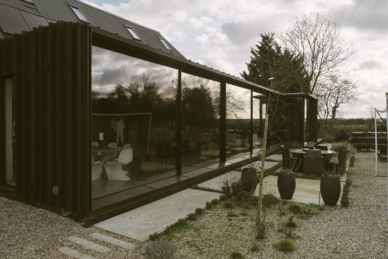 GLOVERS BARN ESSEX, CM17 - SHOOTFACTORY - OTHER UK HOUSES