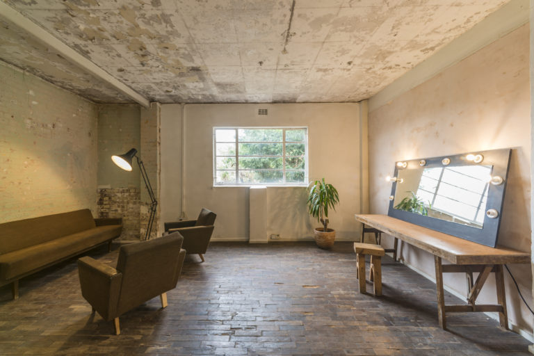CLAPTON LONDON, E5 - SHOOTFACTORY - PHOTOGRAPHIC STUDIOS