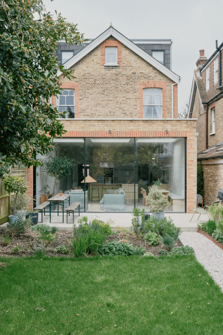 ANYA LONDON, SW14 - SHOOTFACTORY - LONDON HOUSES