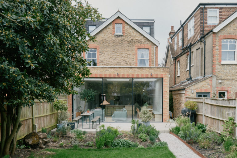 ANYA LONDON, SW14 - SHOOTFACTORY - LONDON HOUSES