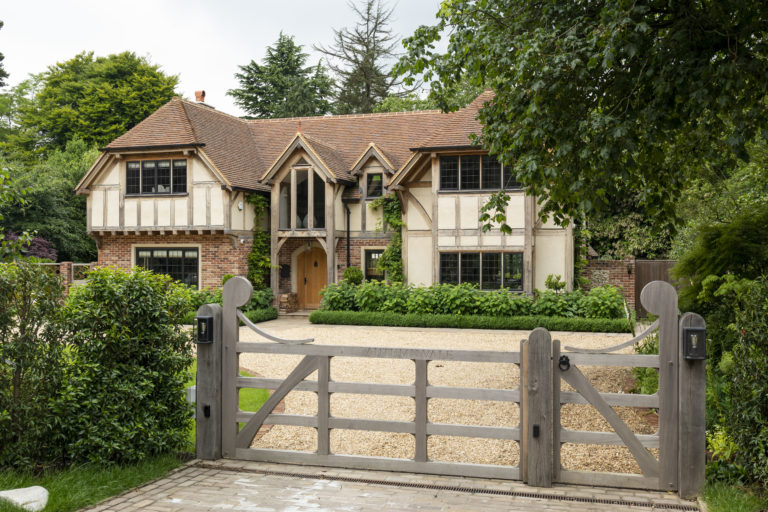 AUTUMN SURREY, CR3 - SHOOTFACTORY - OTHER UK HOUSES