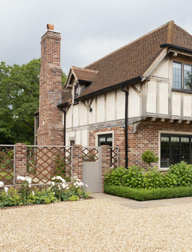AUTUMN SURREY, CR3 - SHOOTFACTORY - OTHER UK HOUSES