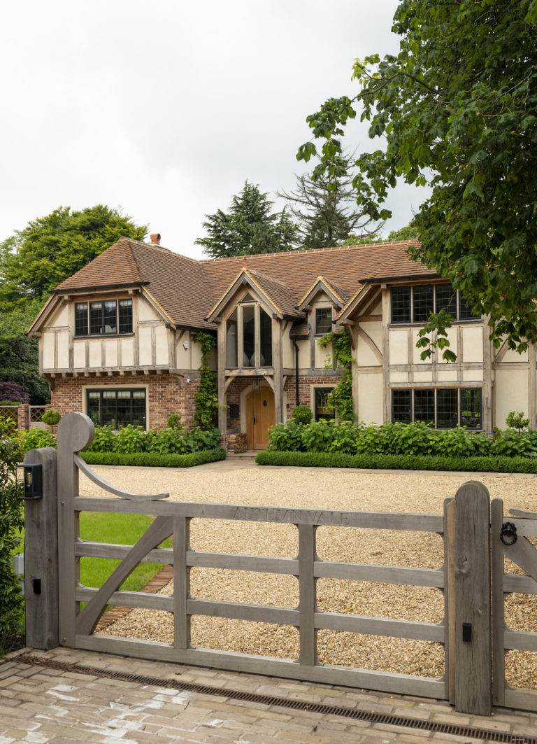 AUTUMN SURREY, CR3 - SHOOTFACTORY - OTHER UK HOUSES