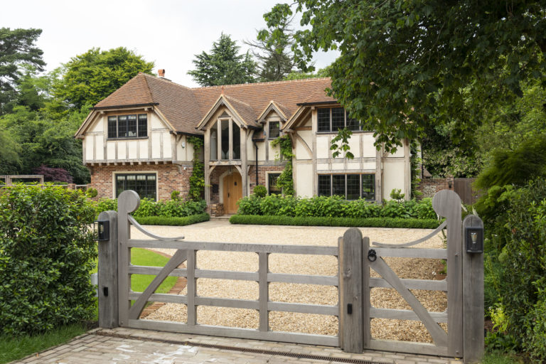 AUTUMN SURREY, CR3 - SHOOTFACTORY - OTHER UK HOUSES