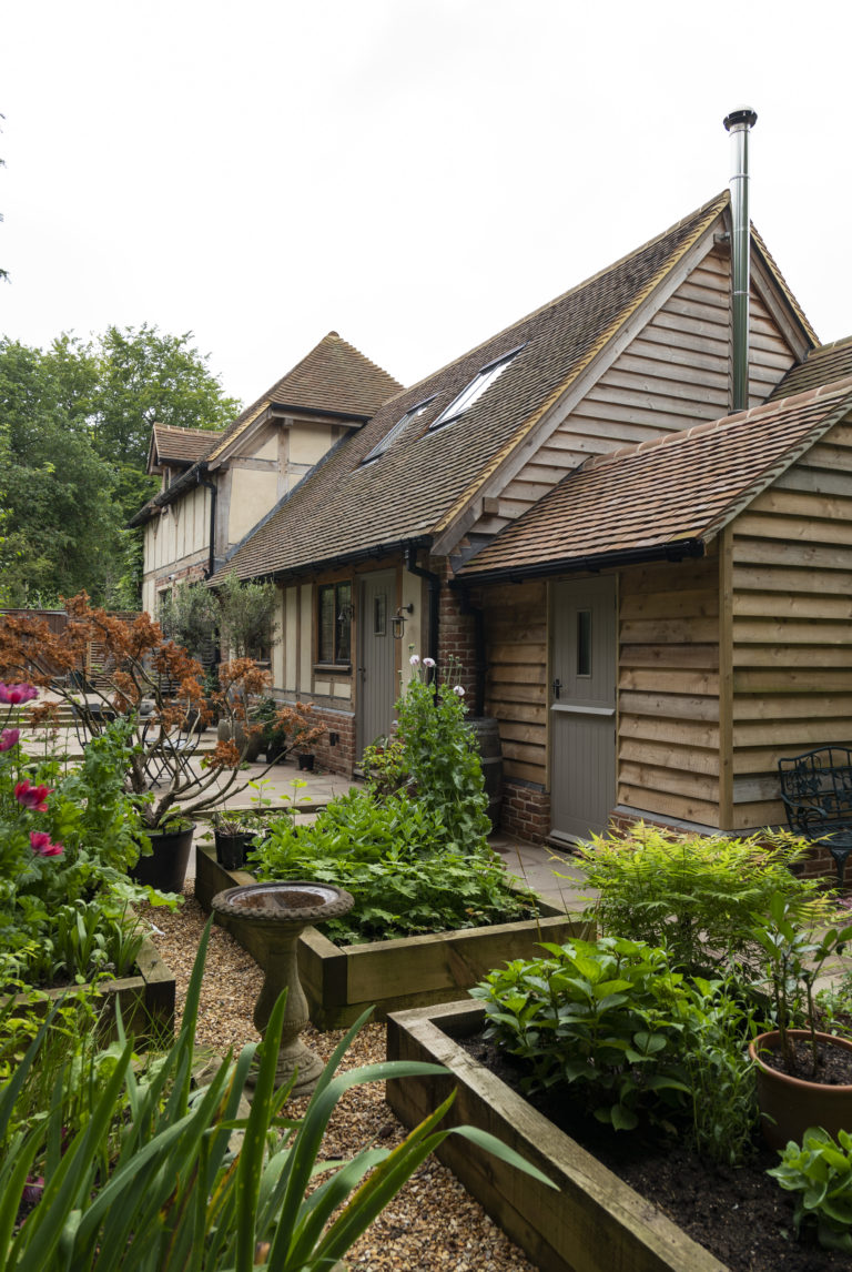 AUTUMN SURREY, CR3 - SHOOTFACTORY - OTHER UK HOUSES