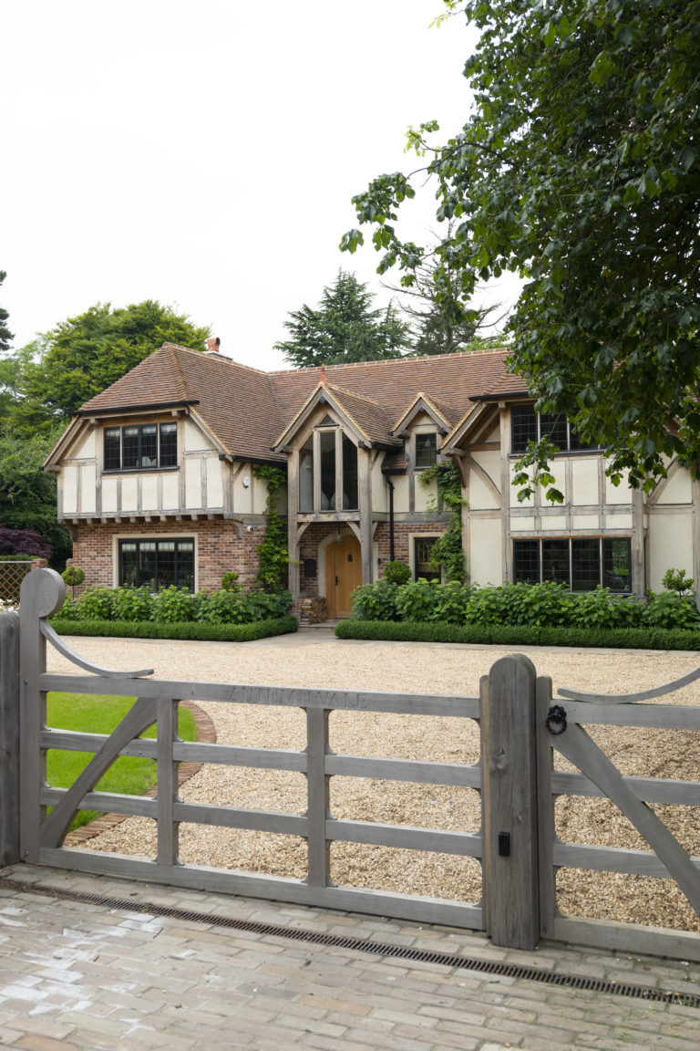 AUTUMN SURREY, CR3 - SHOOTFACTORY - OTHER UK HOUSES