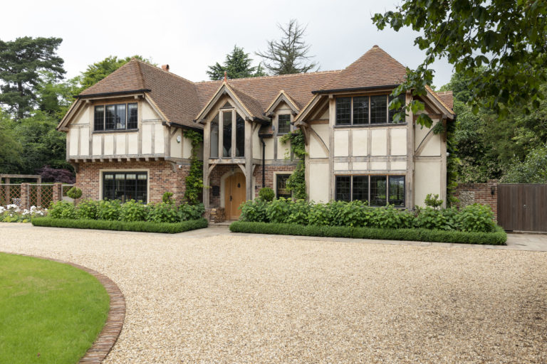 AUTUMN SURREY, CR3 - SHOOTFACTORY - OTHER UK HOUSES
