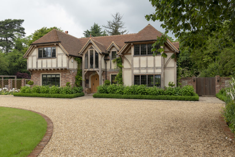 AUTUMN SURREY, CR3 - SHOOTFACTORY - OTHER UK HOUSES