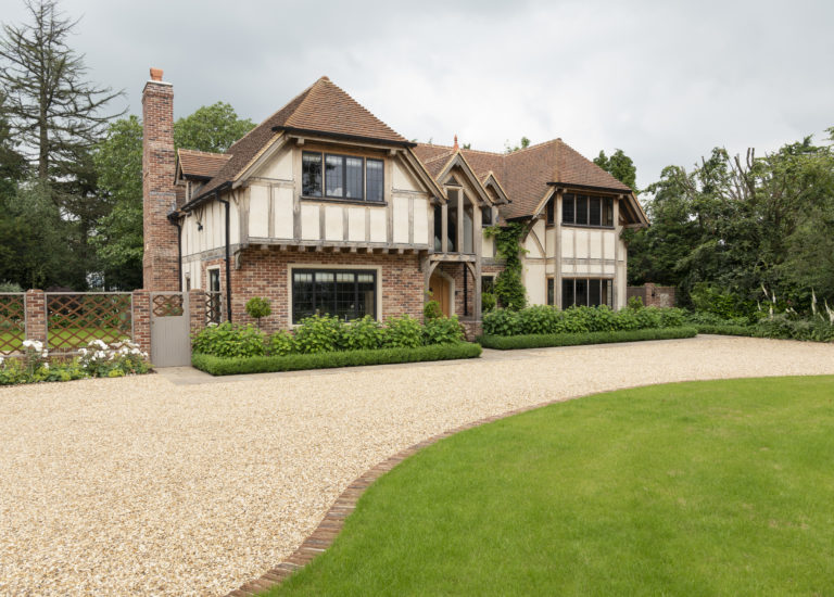 AUTUMN SURREY, CR3 - SHOOTFACTORY - OTHER UK HOUSES