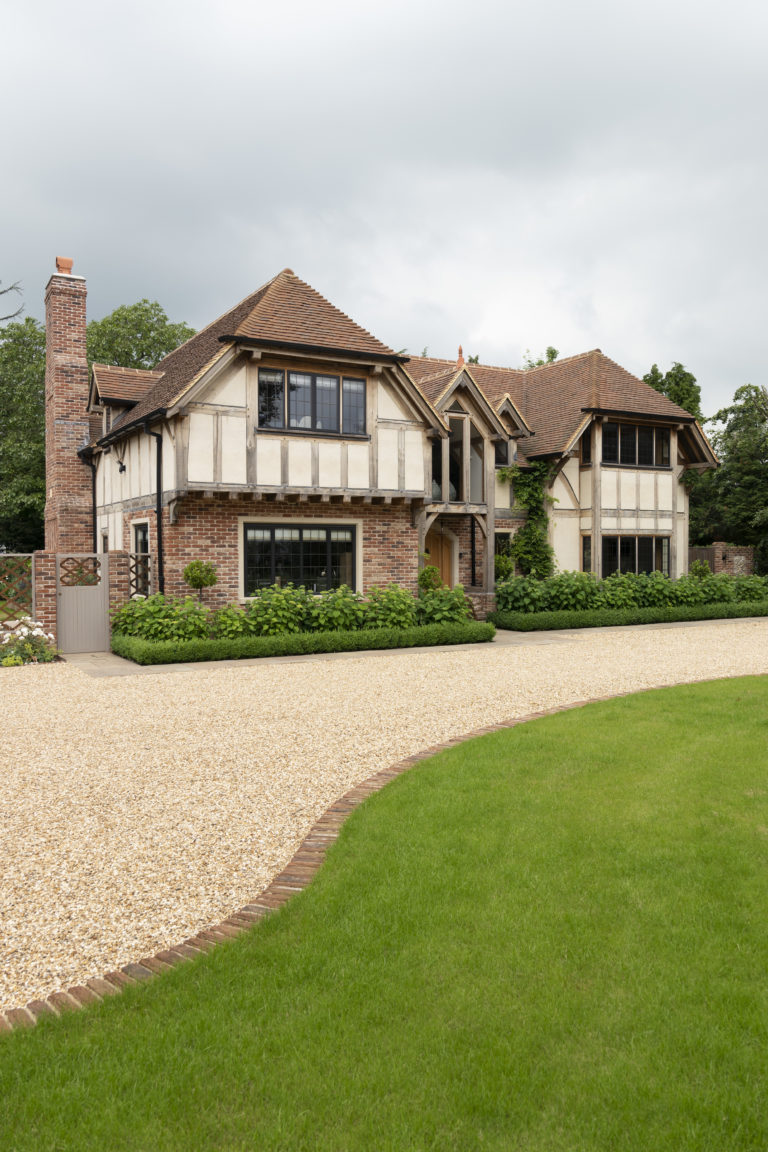 AUTUMN SURREY, CR3 - SHOOTFACTORY - OTHER UK HOUSES