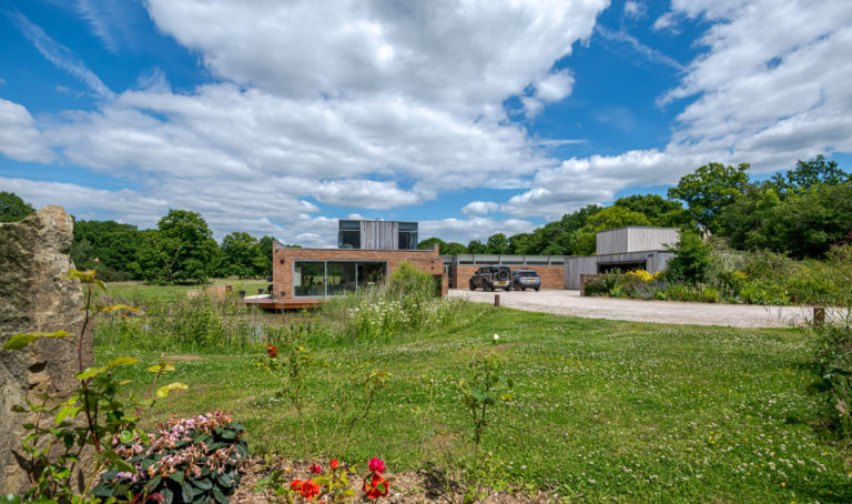 BEL AIR SURREY, GU8 - SHOOTFACTORY - OTHER UK HOUSES