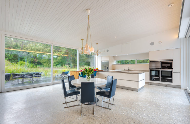 BEL AIR SURREY, GU8 - SHOOTFACTORY - OTHER UK HOUSES