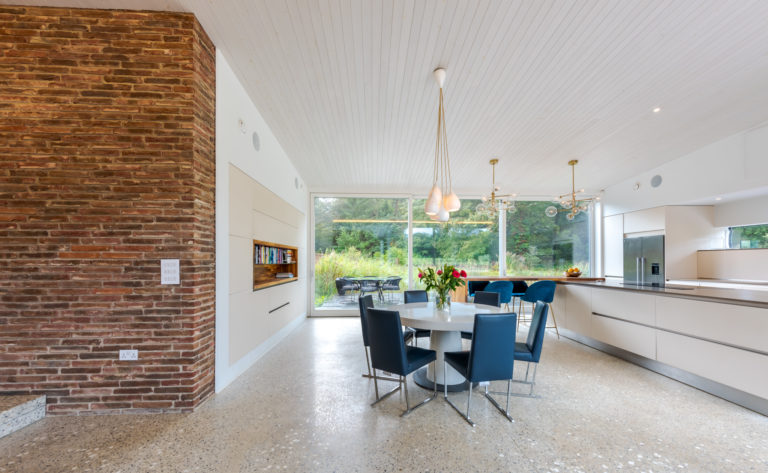 BEL AIR SURREY, GU8 - SHOOTFACTORY - OTHER UK HOUSES