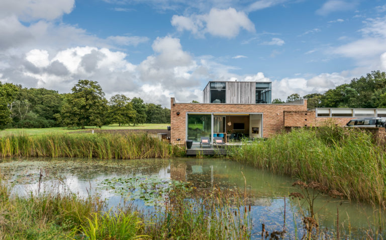 BEL AIR SURREY, GU8 - SHOOTFACTORY - OTHER UK HOUSES
