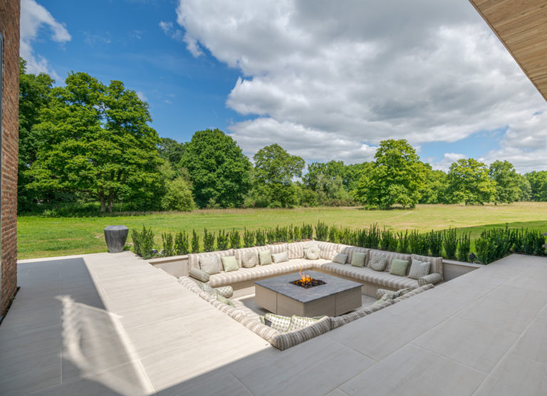 BEL AIR SURREY, GU8 - SHOOTFACTORY - OTHER UK HOUSES