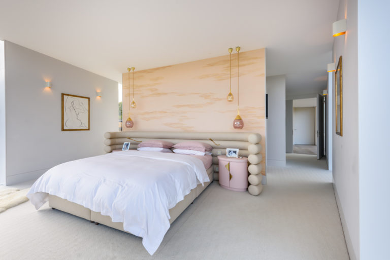 BEL AIR SURREY, GU8 - SHOOTFACTORY - OTHER UK HOUSES