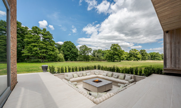 BEL AIR SURREY, GU8 - SHOOTFACTORY - OTHER UK HOUSES