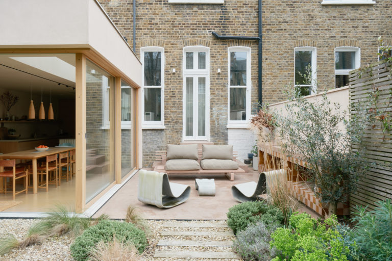 KATHAROS LONDON, E5 - SHOOTFACTORY - LONDON HOUSES