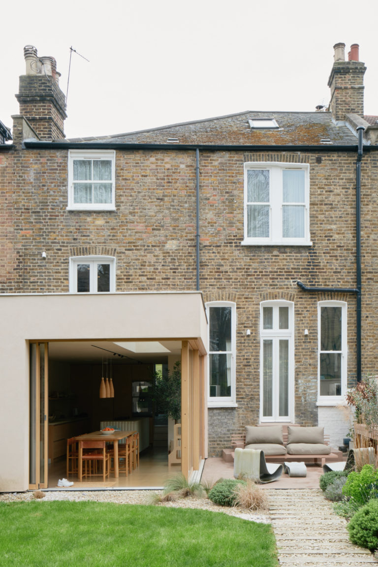 KATHAROS LONDON, E5 - SHOOTFACTORY - LONDON HOUSES
