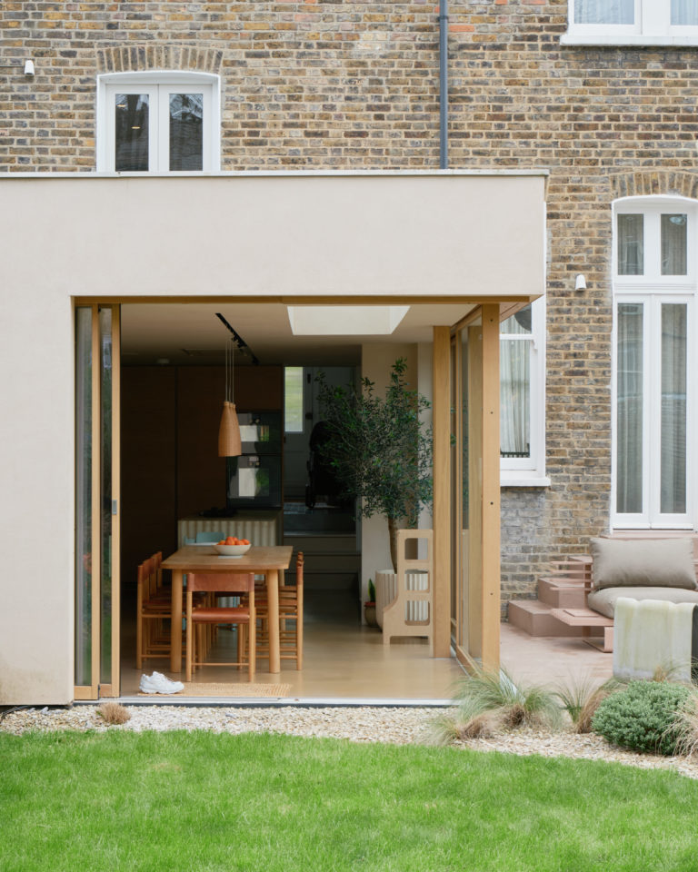 KATHAROS LONDON, E5 - SHOOTFACTORY - LONDON HOUSES