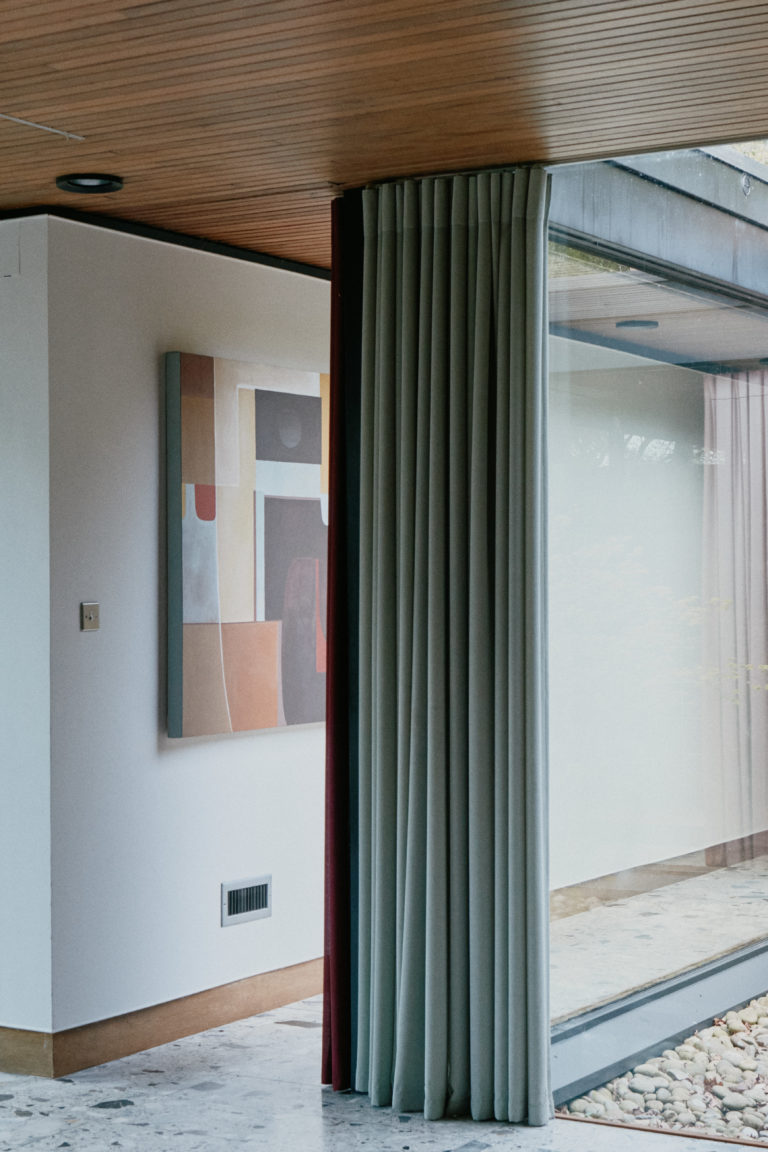 MODERNIST NOTTINGHAM, NG15 - SHOOTFACTORY - OTHER UK HOUSES