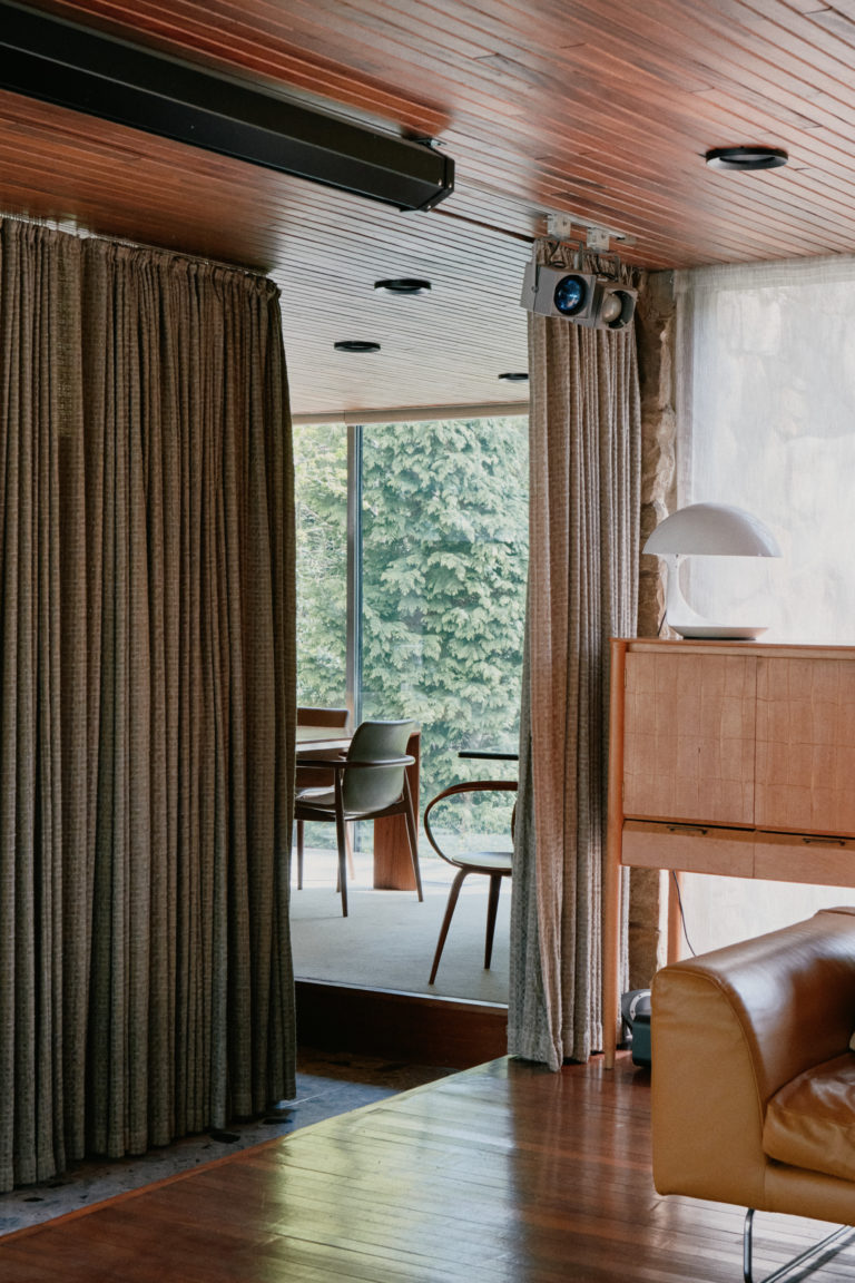 MODERNIST NOTTINGHAM, NG15 - SHOOTFACTORY - OTHER UK HOUSES