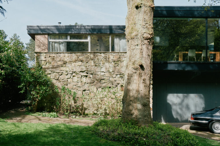 MODERNIST NOTTINGHAM, NG15 - SHOOTFACTORY - OTHER UK HOUSES