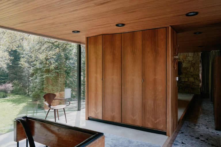 MODERNIST NOTTINGHAM, NG15 - SHOOTFACTORY - OTHER UK HOUSES