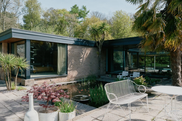 MODERNIST NOTTINGHAM, NG15 - SHOOTFACTORY - OTHER UK HOUSES