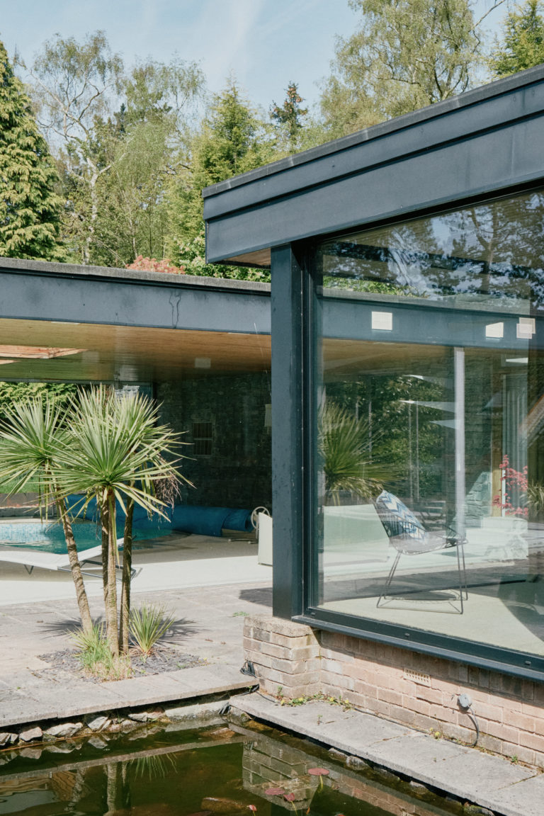 MODERNIST NOTTINGHAM, NG15 - SHOOTFACTORY - OTHER UK HOUSES