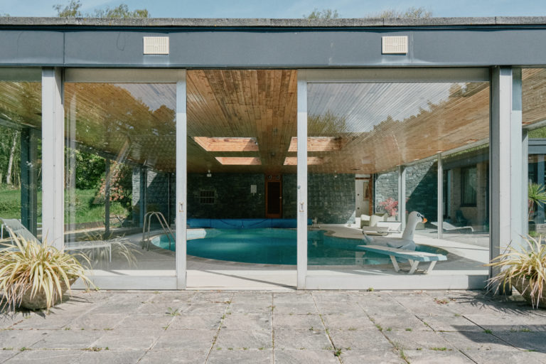 MODERNIST NOTTINGHAM, NG15 - SHOOTFACTORY - OTHER UK HOUSES