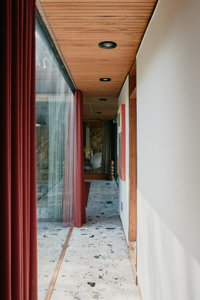 MODERNIST NOTTINGHAM, NG15 - SHOOTFACTORY - OTHER UK HOUSES