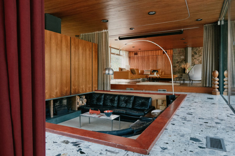 MODERNIST NOTTINGHAM, NG15 - SHOOTFACTORY - OTHER UK HOUSES