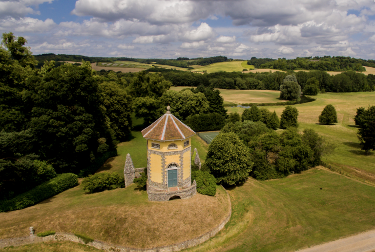 WEST WYCOMBE BUCKS, HP14 - SHOOTFACTORY - OTHER UK HOUSES