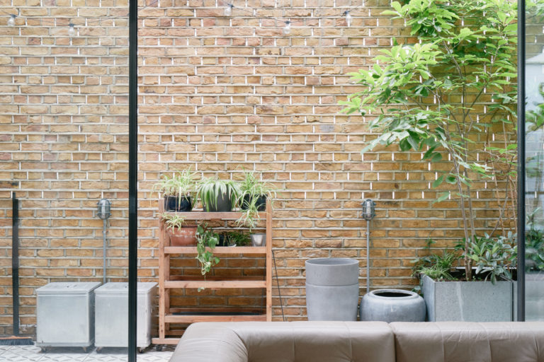 DOUGLAS LONDON, E8 - SHOOTFACTORY - LONDON HOUSES