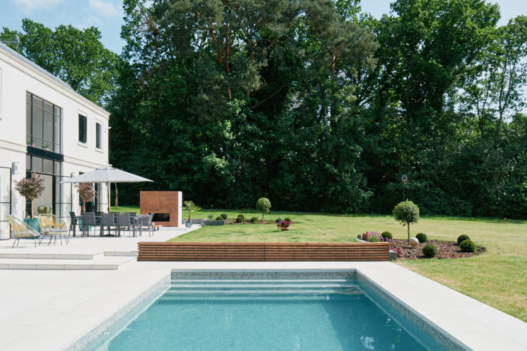 LAWFORDS SURREY, GU3 - SHOOTFACTORY - OTHER UK HOUSES
